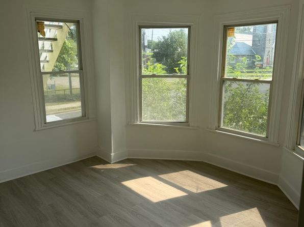 219 E Mulberry St #2