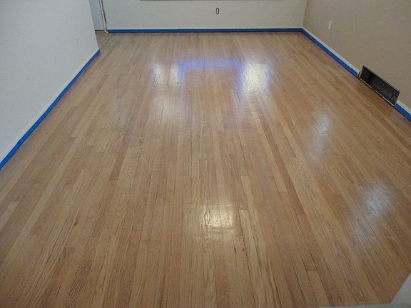 4th image of 1042 Hornsby Ave