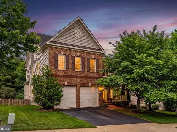 21398 Fairhunt Dr, Ashburn, VA 20148