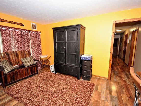 5th image of 107 Highland Dr