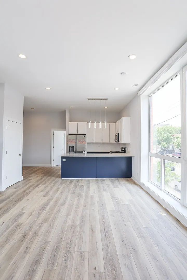 2 bed, 1100 sqft, $3,400 — Photo 2