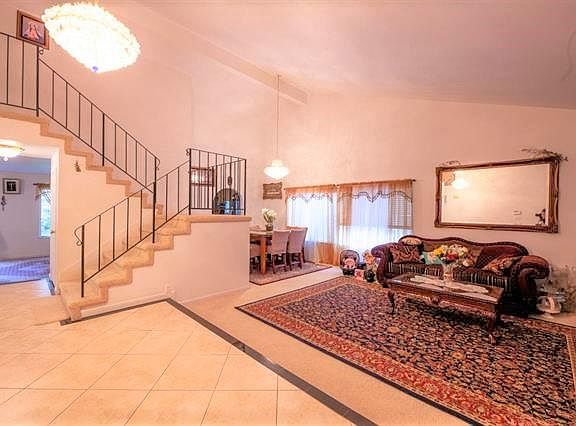 3rd image of 7420 Phinney Way