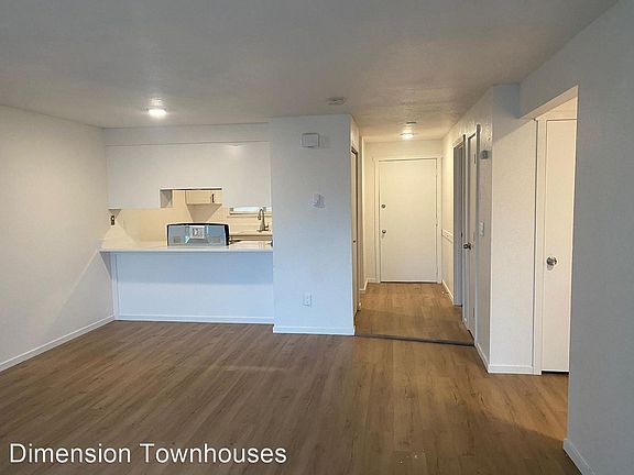 3rd image of 5725 Auburn Way S #209