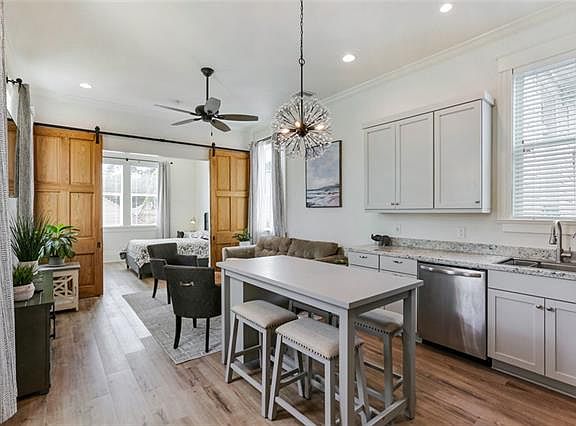 5th image of 1818 Esplanade Ave #1B