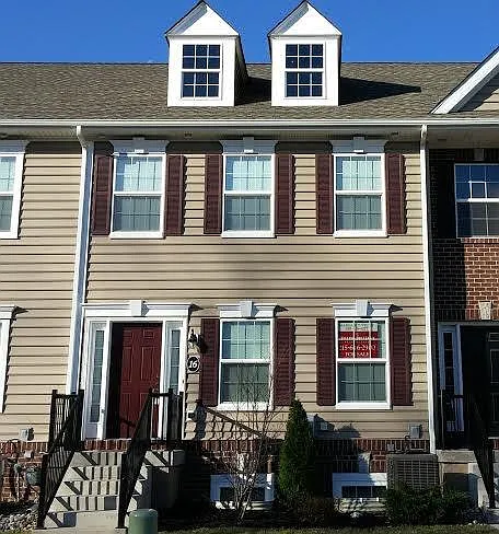 3 bed, 2.5 bath, 1556 sqft, $2,800 — Photo 1