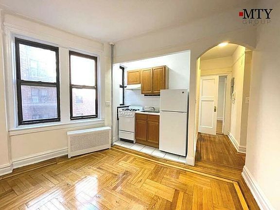 2nd image of 34-20 30th St #3L