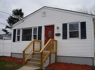 15 Queen St, Cranston, RI 02920