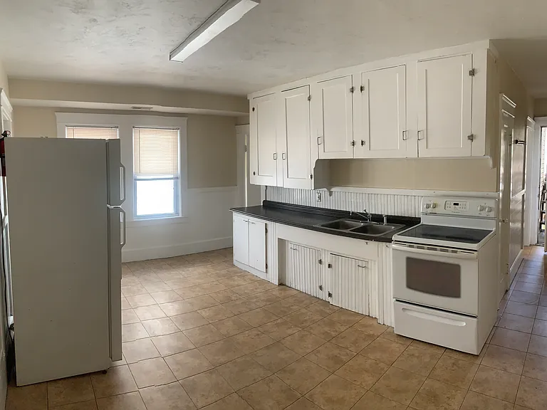 2 N Main St #2L — Photo 1