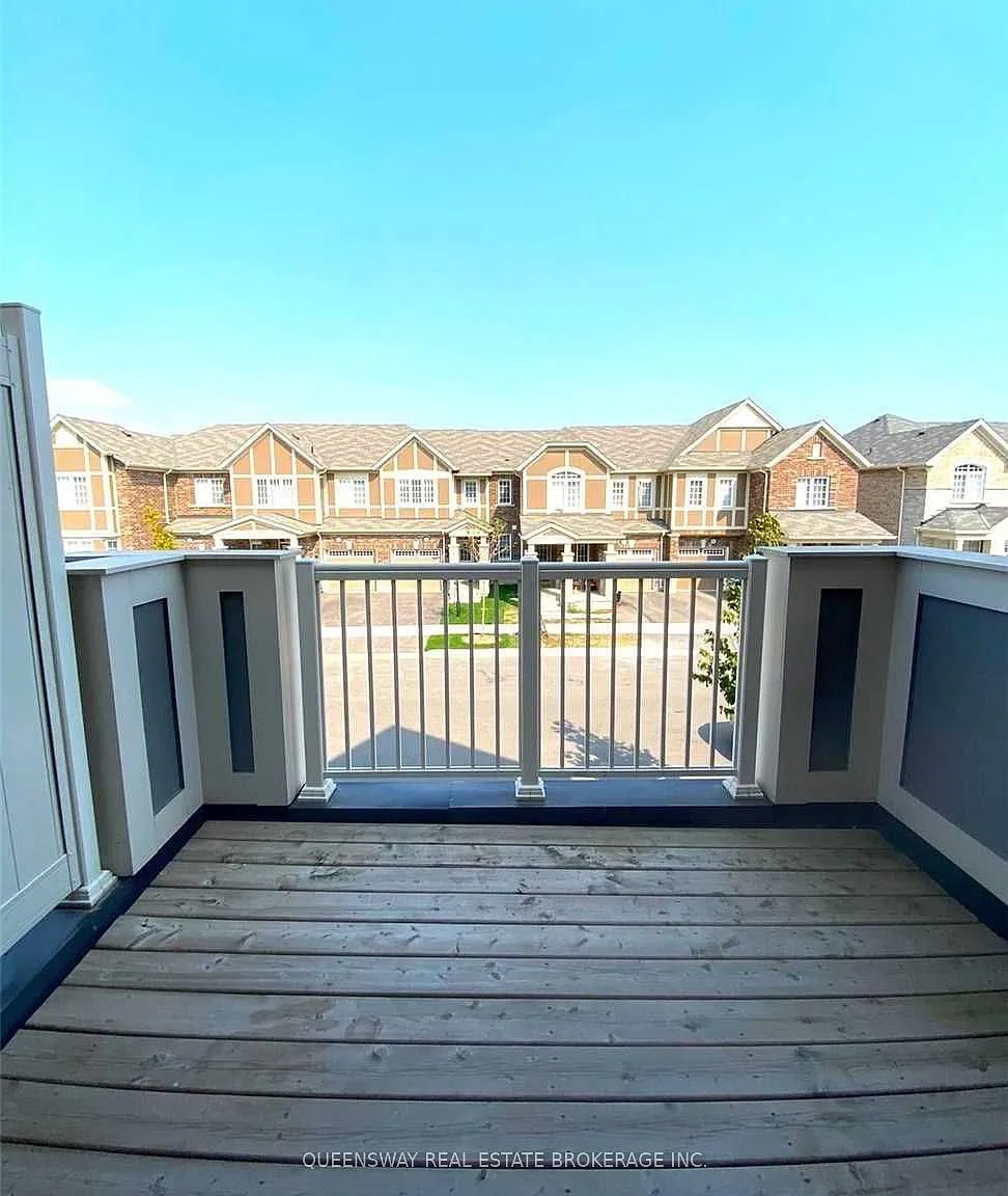 3 bed, $2,950 — Photo 2