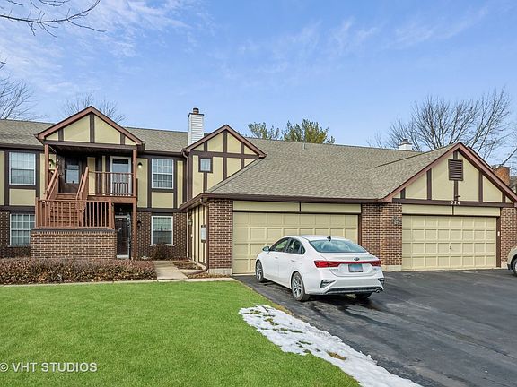 2nd image of 374 Sandhurst Cir APT 4