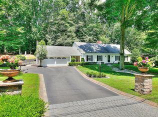 2 Woodland Dr, Colts Neck, NJ 07722
