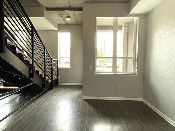 4th image of 2146 Glenarm Pl #110