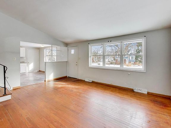 3rd image of 34050 N Lilac Ave