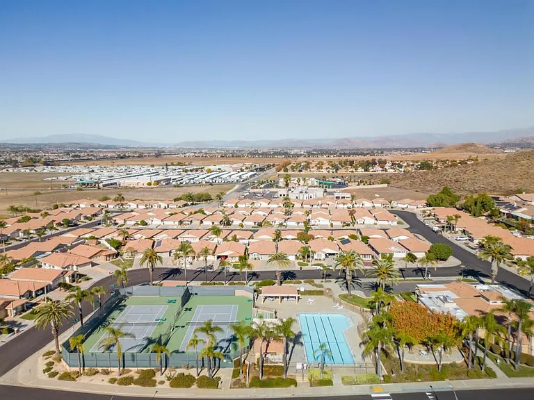 28082 Bavaria Dr — Photo 35
