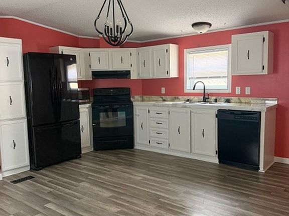 4th image of 1119 University Dr Lot 1816