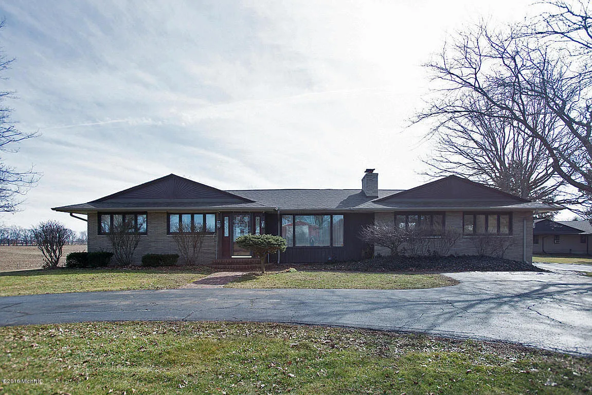 11440 B Dr N photo 1