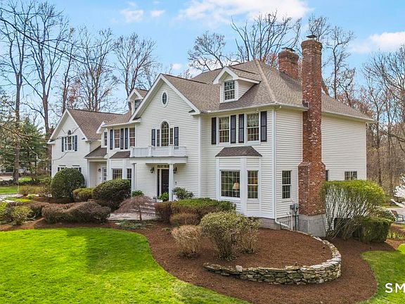2nd image of 8 Maplewood Lane