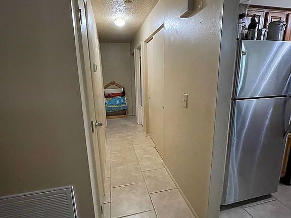 4th image of 627 Cortez St