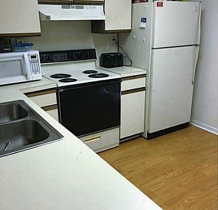 4th image of 351 Fort Worth Ave