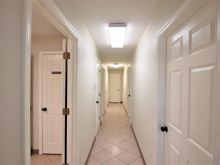 1037 S Main St #1 — Photo 7