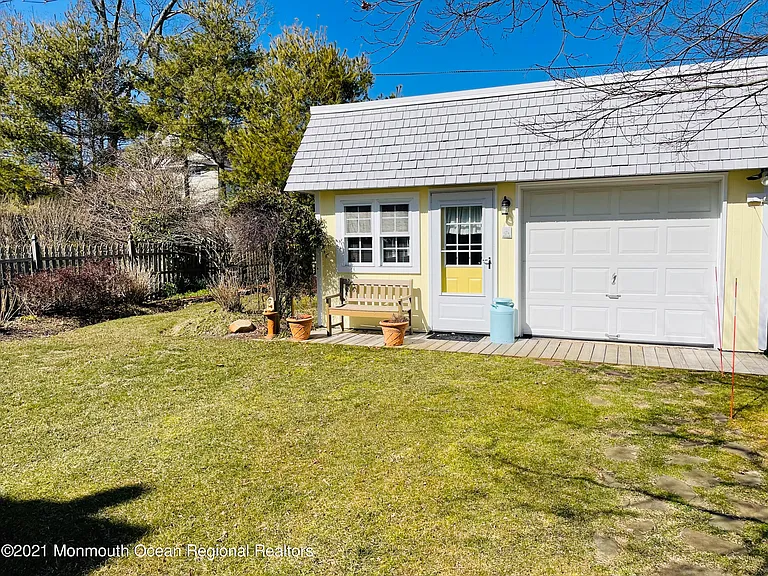 506 Monmouth Ave — Photo 30
