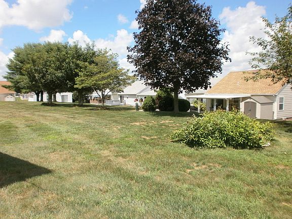 2nd image of 103 Canterbury Ln