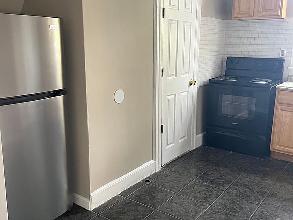 2nd image of 625 Sanford Ave Floor 3