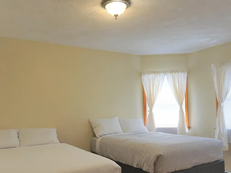 580 Main St #1 — Photo 4