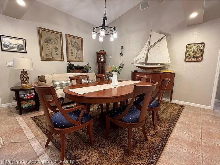 5615 County Road 621 — Photo 6