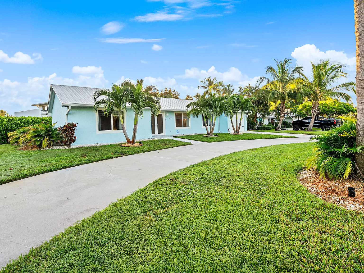 3 bed, 2.0 bath, 1330 sqft, $6,500 — Photo 3
