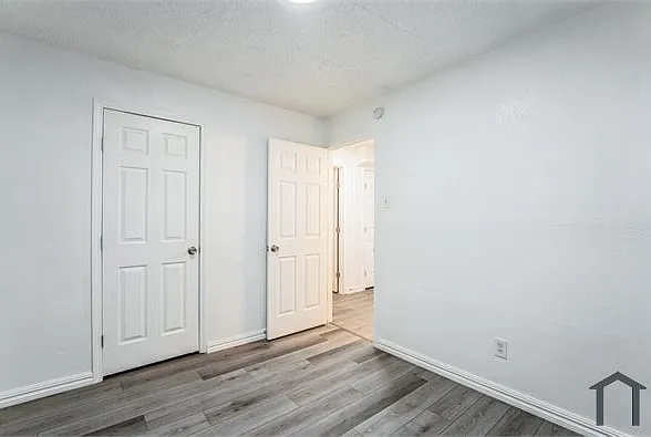 872 Valencia Ave — Photo 7