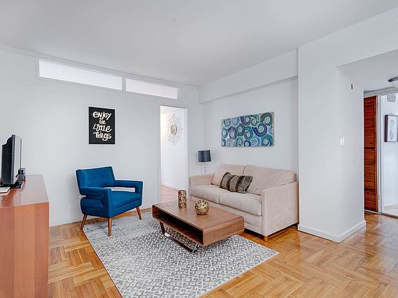 5th image of 210 E 47th St APT 10H