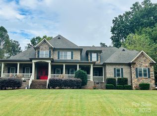 1163 Willow Creek Dr, Newton, NC 28658