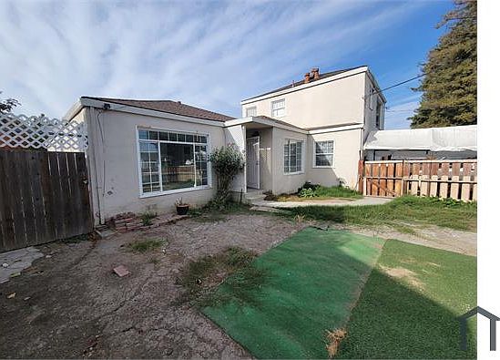 2nd image of 561 Douglas Ave