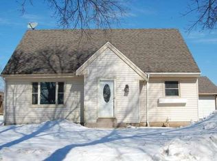 1238 School Dr, Waukesha, WI 53189