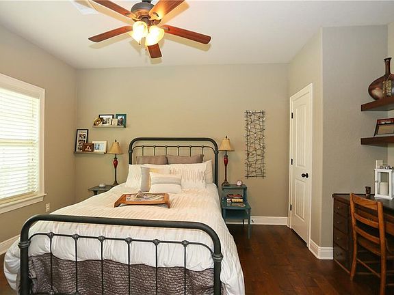 4th image of 424 N Powderhorn Dr