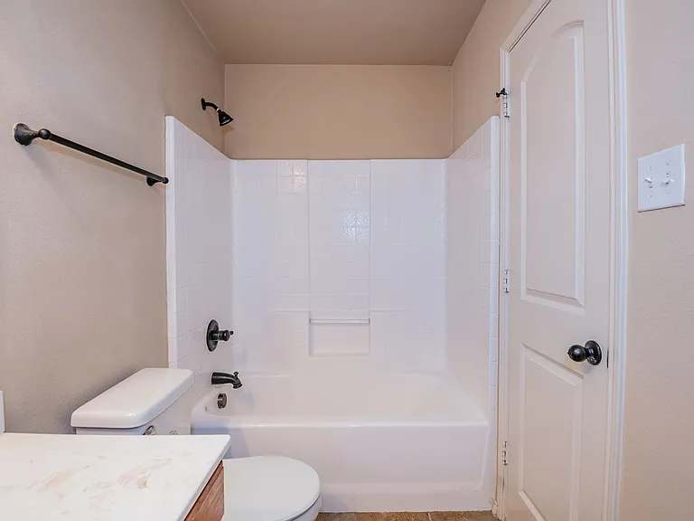 1426 Piedmont Dr — Photo 14