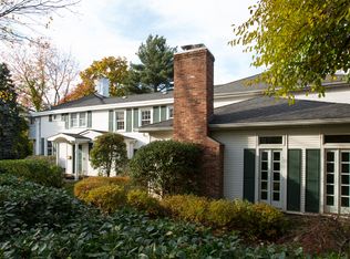 221 Arleigh Rd, Douglaston, NY 11363