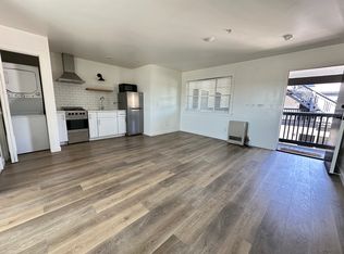 16 W Mission St #15, Santa Barbara, CA 93101