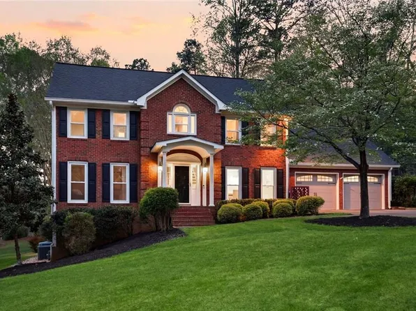 104 Crabapple Springs Dr, Woodstock, GA 30188