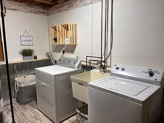 Laundry/utility