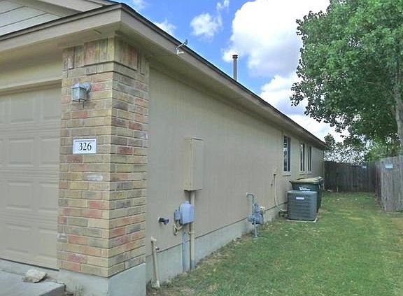 3rd image of 326 Oxford Dr