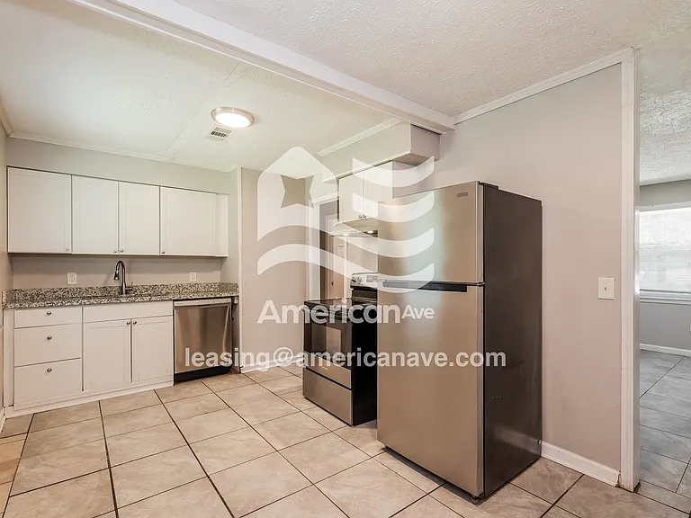 1151990_005_kitchen_5.jpg