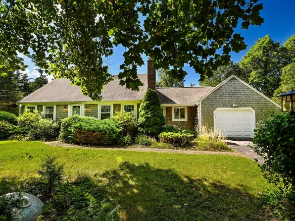 34 Bob White Lane, Falmouth, MA 02540