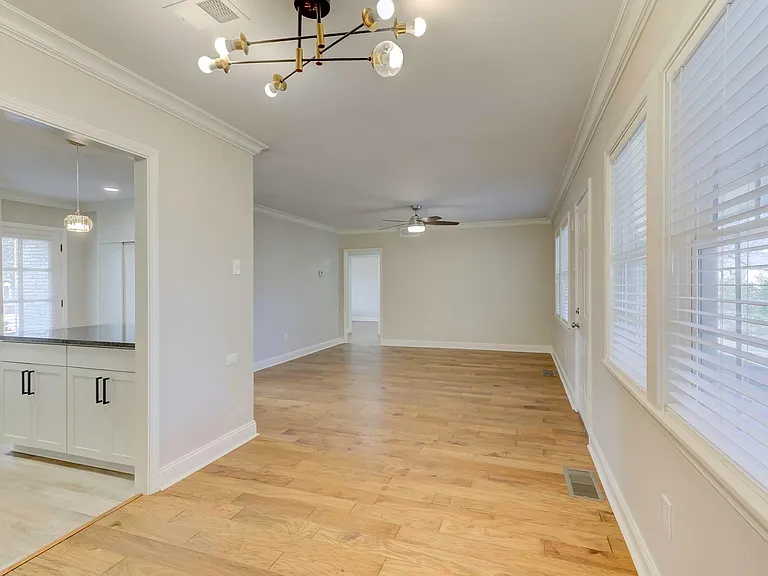 464 S White Station Rd — Photo 15