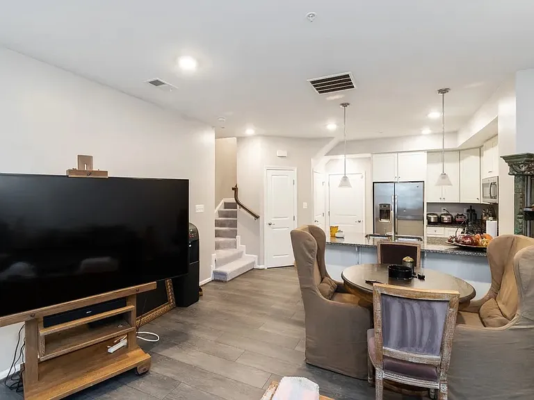 8020 Orchard Grove Rd — Photo 10