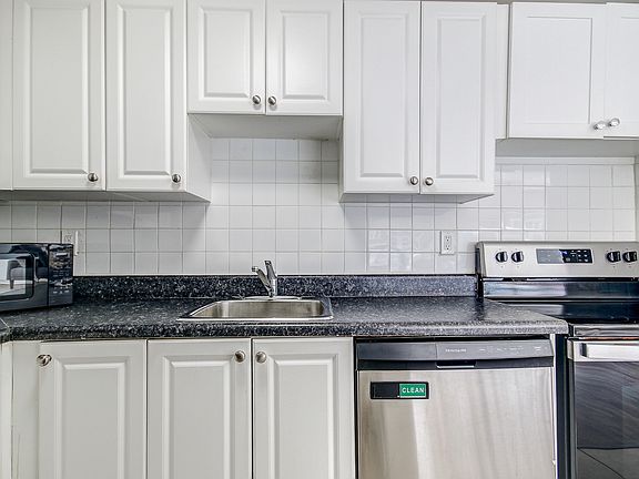 2nd image of 133 Erskine Ave