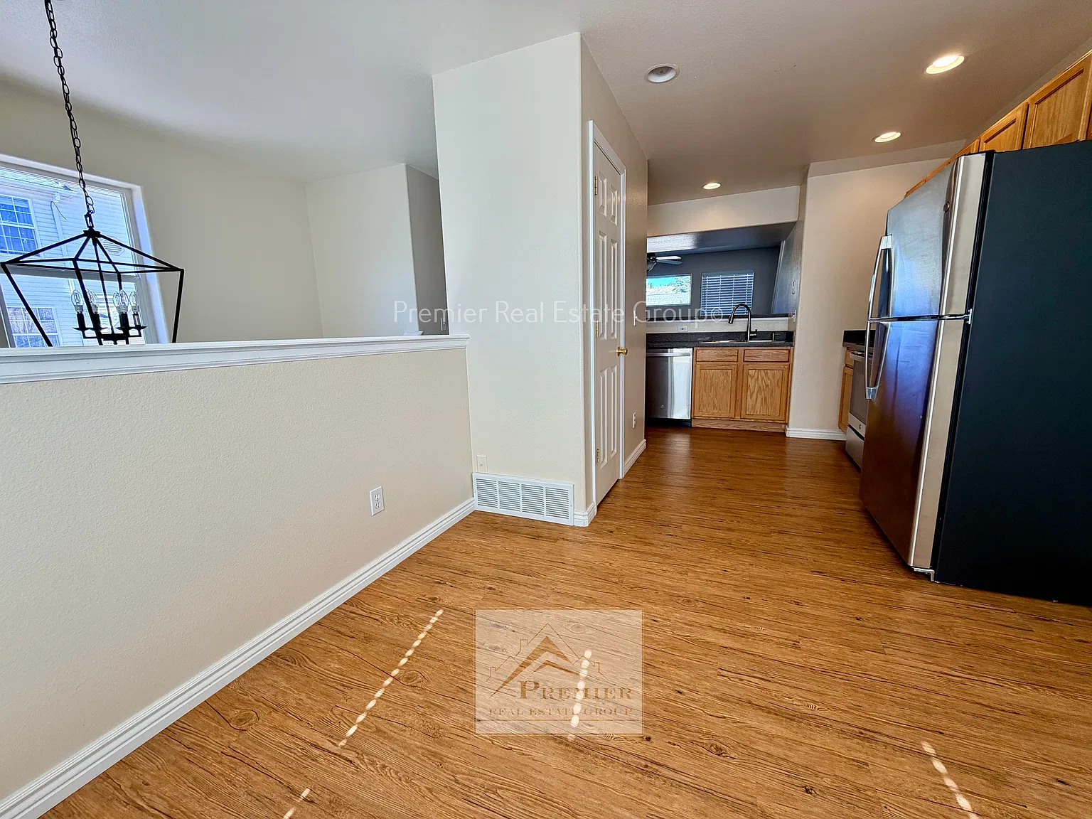 3 bed, 2.5 bath, 1483 sqft, $1,985 — Photo 4