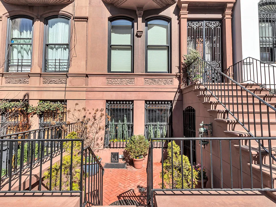 21 E 93rd St #OFFICE