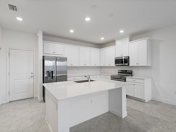5th image of 3862 Knotty Pine St